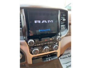 2020 RAM 1500 Laramie Crew Cab 4x4 6&#39;4&#39; Box